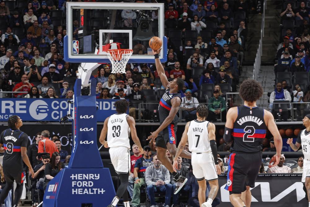 出示红牌驱 出示红牌驱