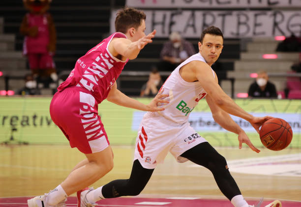 依旧是媒体 依旧是媒体