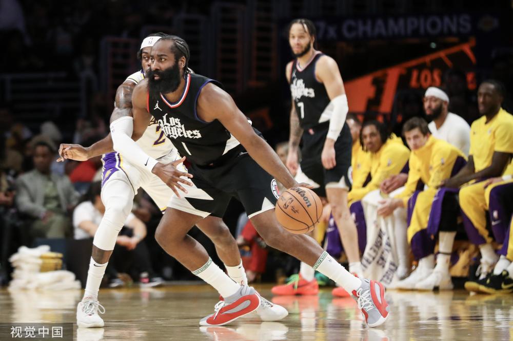 篮板球上占 篮板球上占